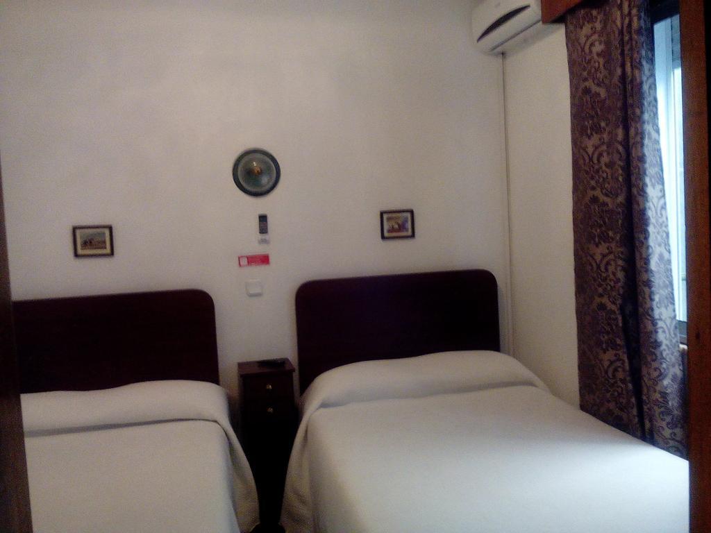 Hotel Residencia Matos Pereira Vila Real de Santo António Habitación foto